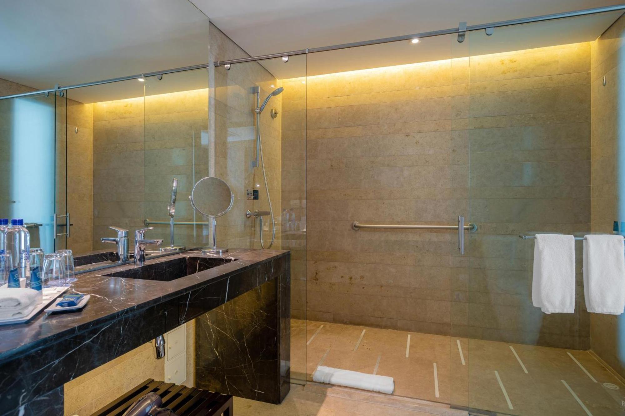 Four Points By Sheraton Bogota Bagian luar foto