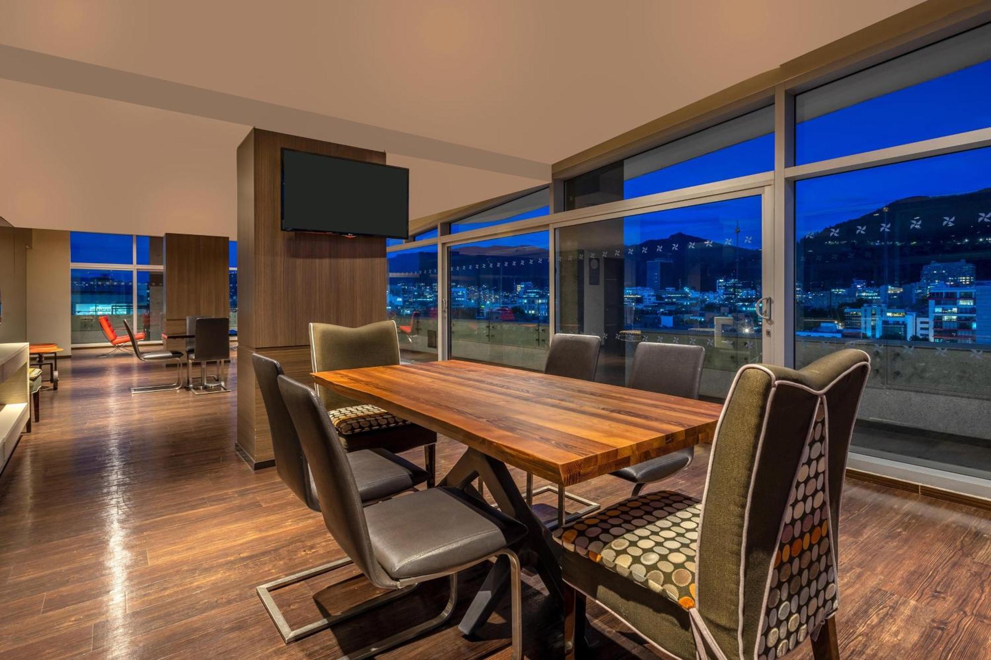 Four Points By Sheraton Bogota Bagian luar foto