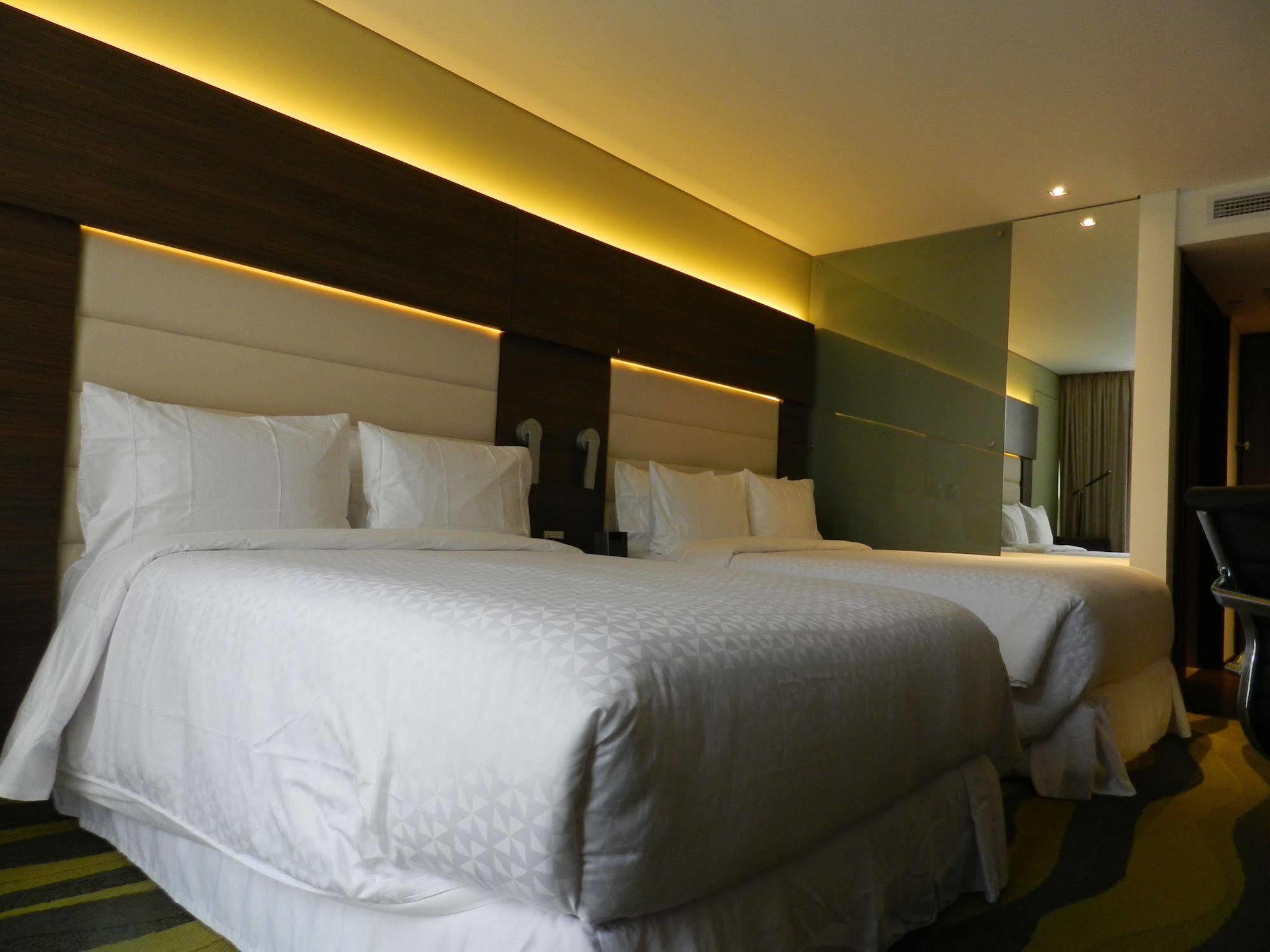 Four Points By Sheraton Bogota Bagian luar foto
